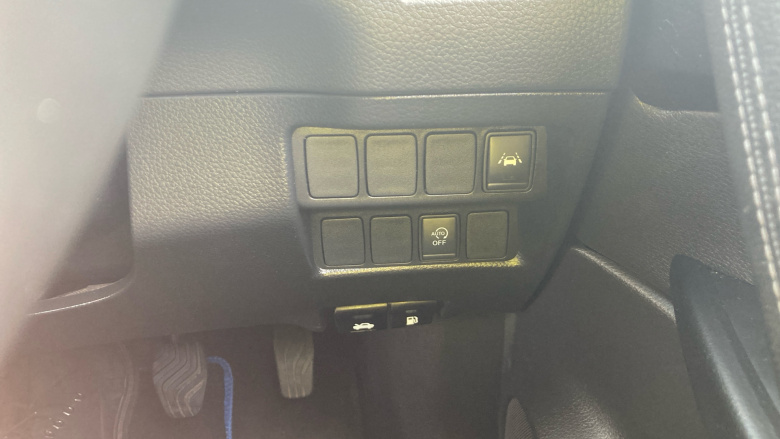 Nissan Qashqai 1.3 DiG-T Tekna 5dr Petrol Hatchback